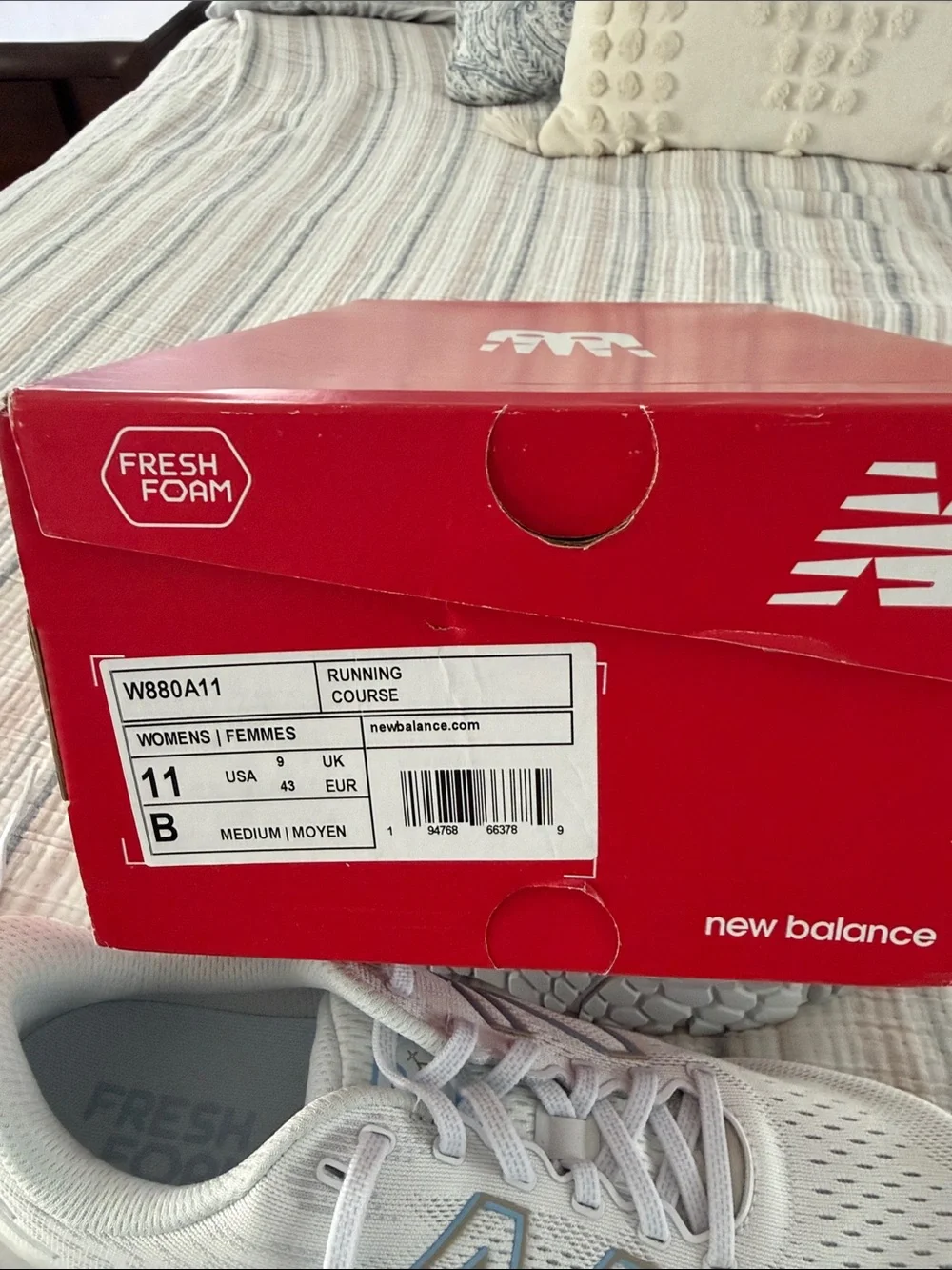 New Balance Women's White/Light Gray Fresh Foam Running Sneakers